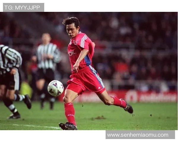 大胡子足球明星风采展现:从绿茵场到球迷心中不可或缺的传奇人物