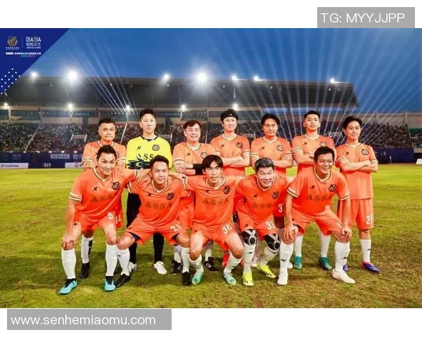 香港球星奋战绿茵场展现足球激情与城市体育精神